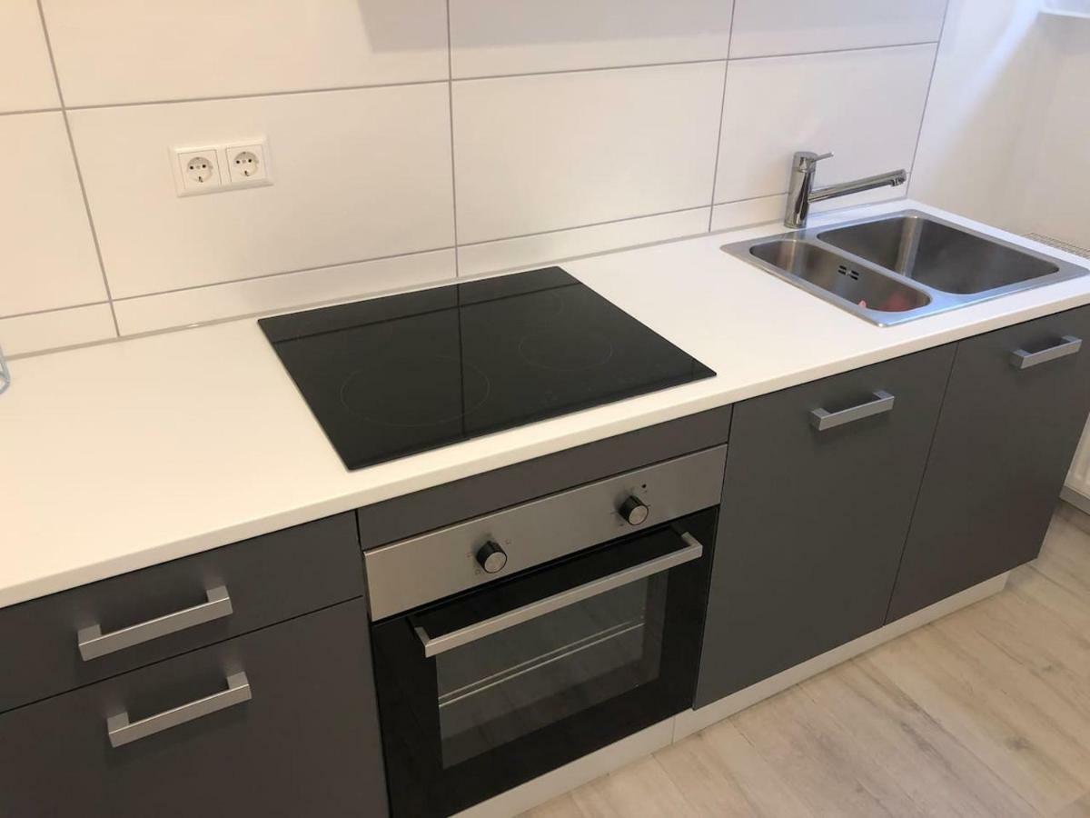 Moderne 3-zimmer In Stuttgart-freiberg Apartment